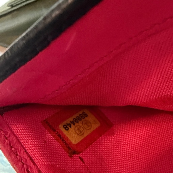 Vintage Chanel Black Cambon Quilted Leather Wallet with White CC Applique - Picture 4 of 6